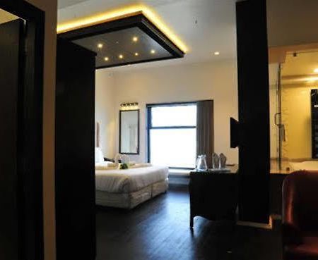 Grand Nakshatra Hotel Ānand Dış mekan fotoğraf
