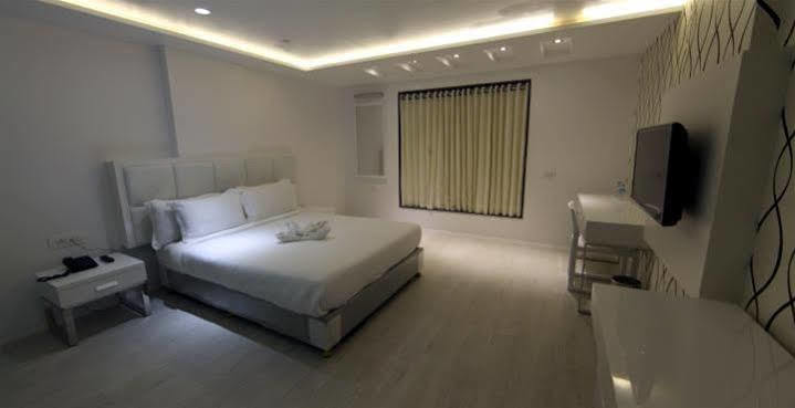 Grand Nakshatra Hotel Ānand Dış mekan fotoğraf